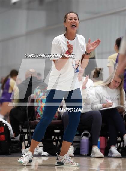 Thumbnail 2 in Clear Lake vs Magnolia West (Legends Invitational) photogallery.