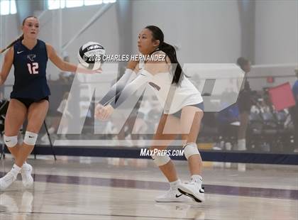 Thumbnail 2 in Clear Lake vs Magnolia West (Legends Invitational) photogallery.