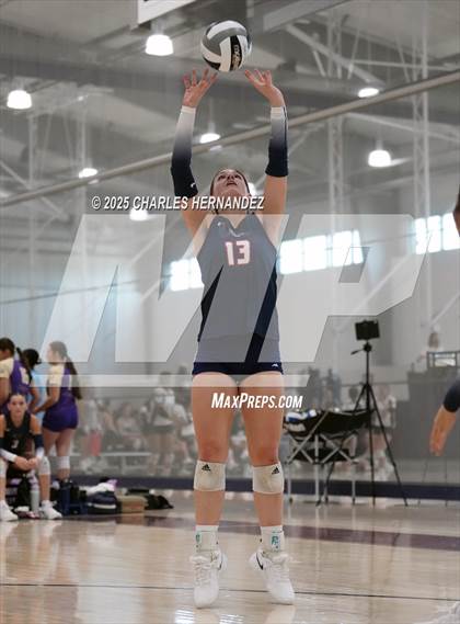 Thumbnail 1 in Clear Lake vs Magnolia West (Legends Invitational) photogallery.