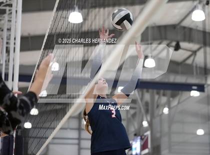 Thumbnail 3 in Clear Lake vs Magnolia West (Legends Invitational) photogallery.