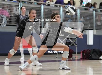 Thumbnail 3 in Clear Lake vs Magnolia West (Legends Invitational) photogallery.