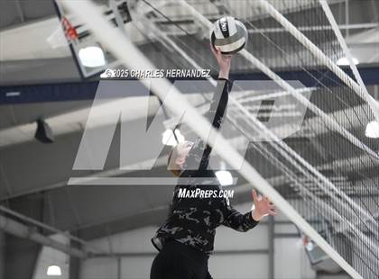 Thumbnail 2 in Clear Lake vs Magnolia West (Legends Invitational) photogallery.