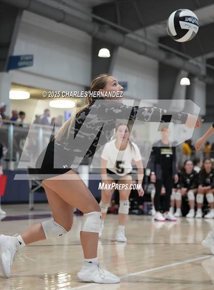 Thumbnail 3 in Clear Lake vs Magnolia West (Legends Invitational) photogallery.