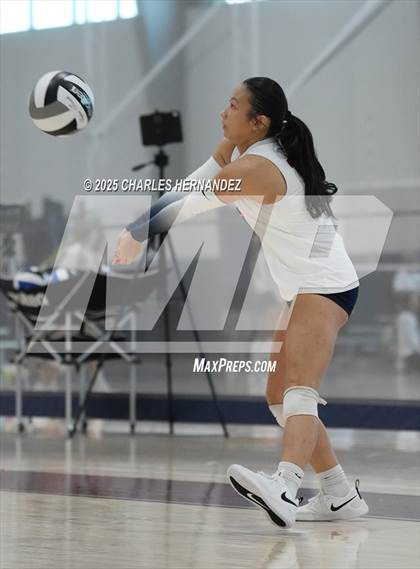 Thumbnail 1 in Clear Lake vs Magnolia West (Legends Invitational) photogallery.