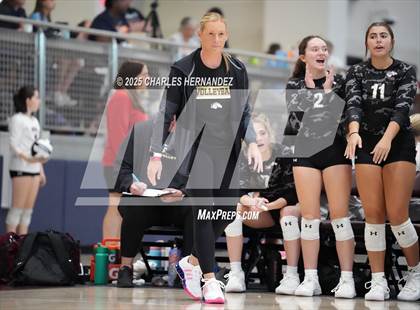 Thumbnail 2 in Clear Lake vs Magnolia West (Legends Invitational) photogallery.