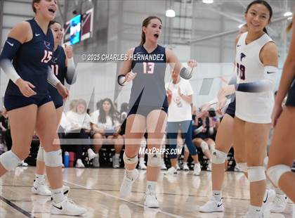 Thumbnail 3 in Clear Lake vs Magnolia West (Legends Invitational) photogallery.
