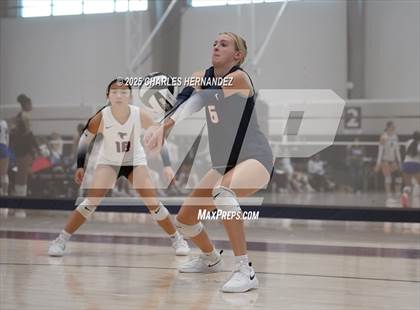 Thumbnail 1 in Clear Lake vs Magnolia West (Legends Invitational) photogallery.