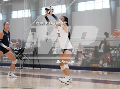 Thumbnail 1 in Clear Lake vs Magnolia West (Legends Invitational) photogallery.