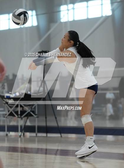 Thumbnail 1 in Clear Lake vs Magnolia West (Legends Invitational) photogallery.