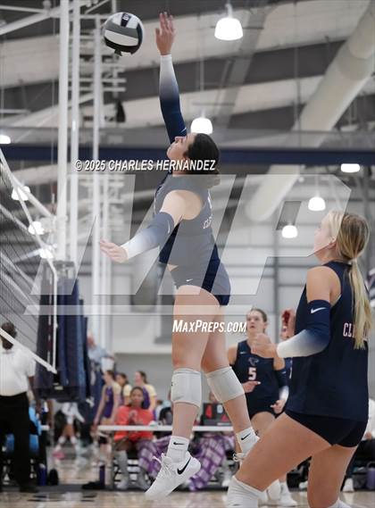 Thumbnail 3 in Clear Lake vs Magnolia West (Legends Invitational) photogallery.