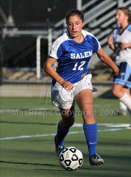 Thumbnail 1 in Salem vs Nashua North photogallery.