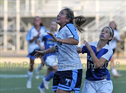 Thumbnail 1 in Salem vs Nashua North photogallery.
