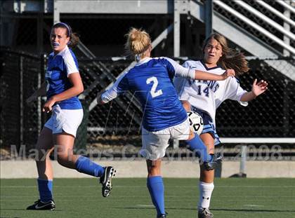 Thumbnail 1 in Salem vs Nashua North photogallery.