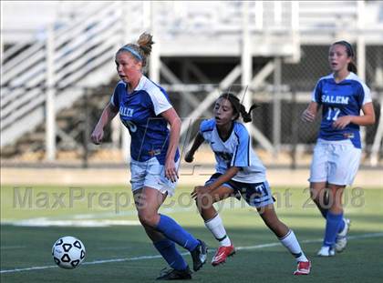 Thumbnail 3 in Salem vs Nashua North photogallery.