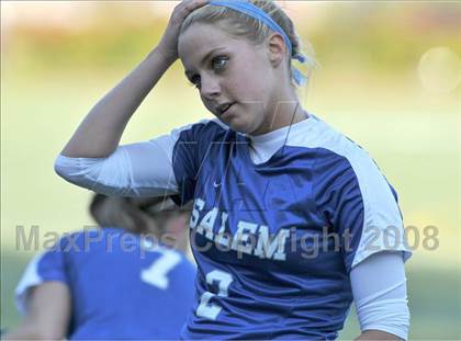Thumbnail 2 in Salem vs Nashua North photogallery.
