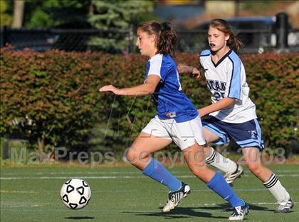 Thumbnail 3 in Salem vs Nashua North photogallery.
