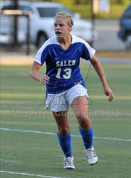 Thumbnail 3 in Salem vs Nashua North photogallery.