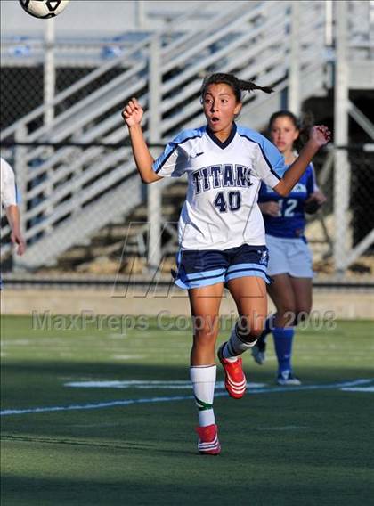 Thumbnail 1 in Salem vs Nashua North photogallery.