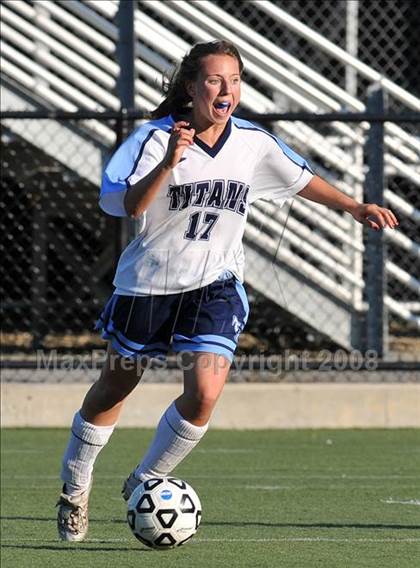 Thumbnail 1 in Salem vs Nashua North photogallery.
