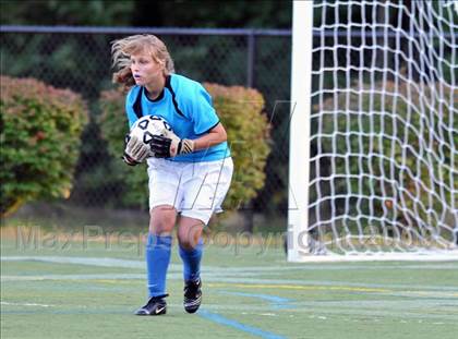 Thumbnail 1 in Salem vs Nashua North photogallery.