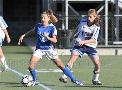 Thumbnail 2 in Salem vs Nashua North photogallery.