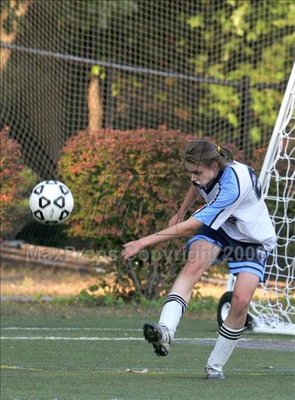 Thumbnail 3 in Salem vs Nashua North photogallery.