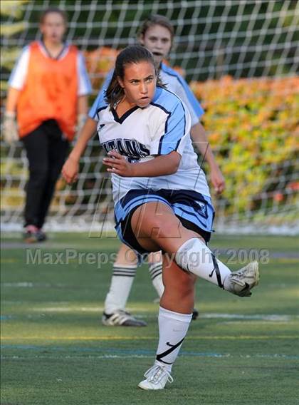 Thumbnail 1 in Salem vs Nashua North photogallery.
