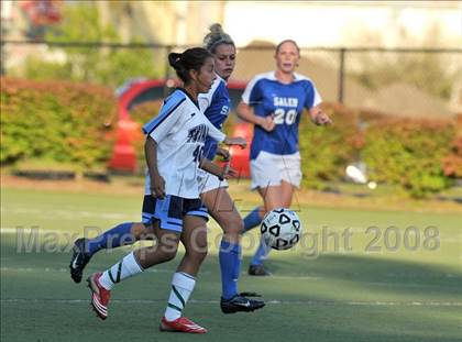 Thumbnail 3 in Salem vs Nashua North photogallery.
