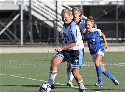 Thumbnail 1 in Salem vs Nashua North photogallery.