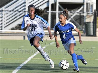 Thumbnail 1 in Salem vs Nashua North photogallery.