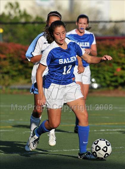 Thumbnail 3 in Salem vs Nashua North photogallery.