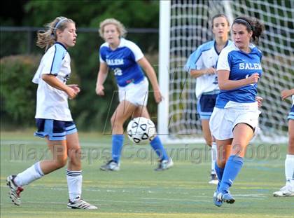 Thumbnail 3 in Salem vs Nashua North photogallery.