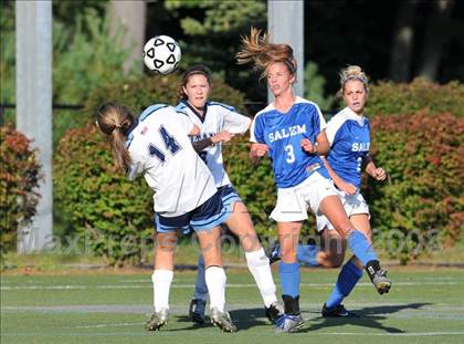 Thumbnail 3 in Salem vs Nashua North photogallery.