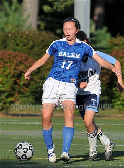 Thumbnail 3 in Salem vs Nashua North photogallery.