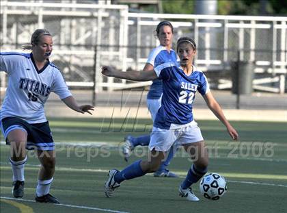 Thumbnail 2 in Salem vs Nashua North photogallery.