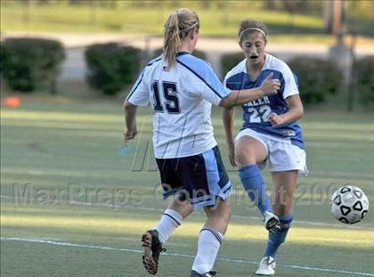 Thumbnail 3 in Salem vs Nashua North photogallery.