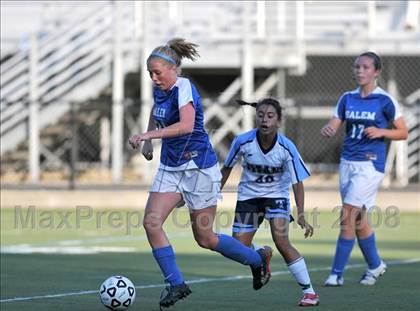Thumbnail 2 in Salem vs Nashua North photogallery.