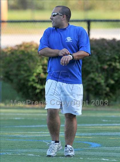 Thumbnail 3 in Salem vs Nashua North photogallery.