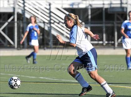 Thumbnail 3 in Salem vs Nashua North photogallery.