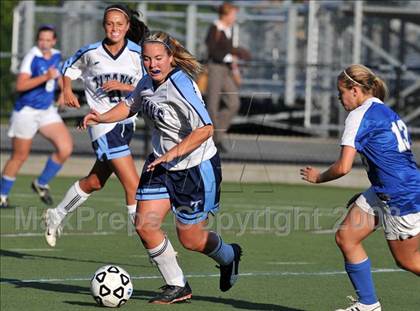 Thumbnail 3 in Salem vs Nashua North photogallery.