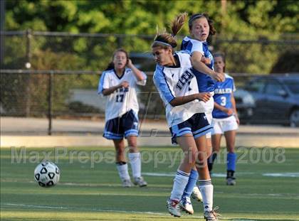 Thumbnail 2 in Salem vs Nashua North photogallery.