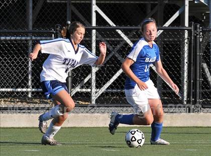Thumbnail 3 in Salem vs Nashua North photogallery.