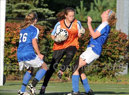Thumbnail 2 in Salem vs Nashua North photogallery.