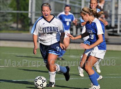 Thumbnail 1 in Salem vs Nashua North photogallery.