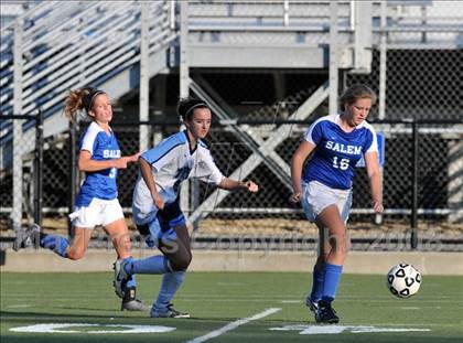 Thumbnail 2 in Salem vs Nashua North photogallery.