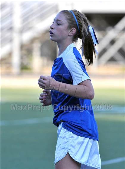 Thumbnail 2 in Salem vs Nashua North photogallery.