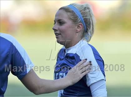 Thumbnail 1 in Salem vs Nashua North photogallery.