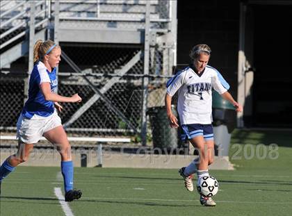 Thumbnail 1 in Salem vs Nashua North photogallery.