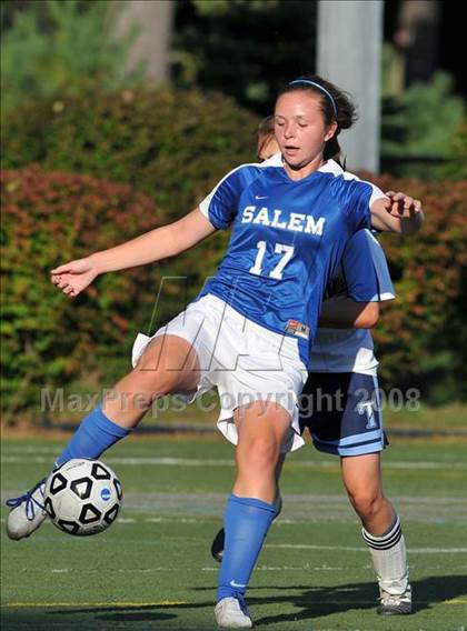 Thumbnail 1 in Salem vs Nashua North photogallery.