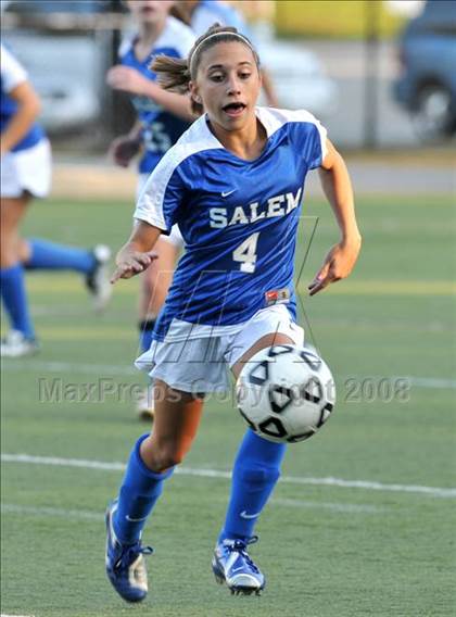 Thumbnail 1 in Salem vs Nashua North photogallery.